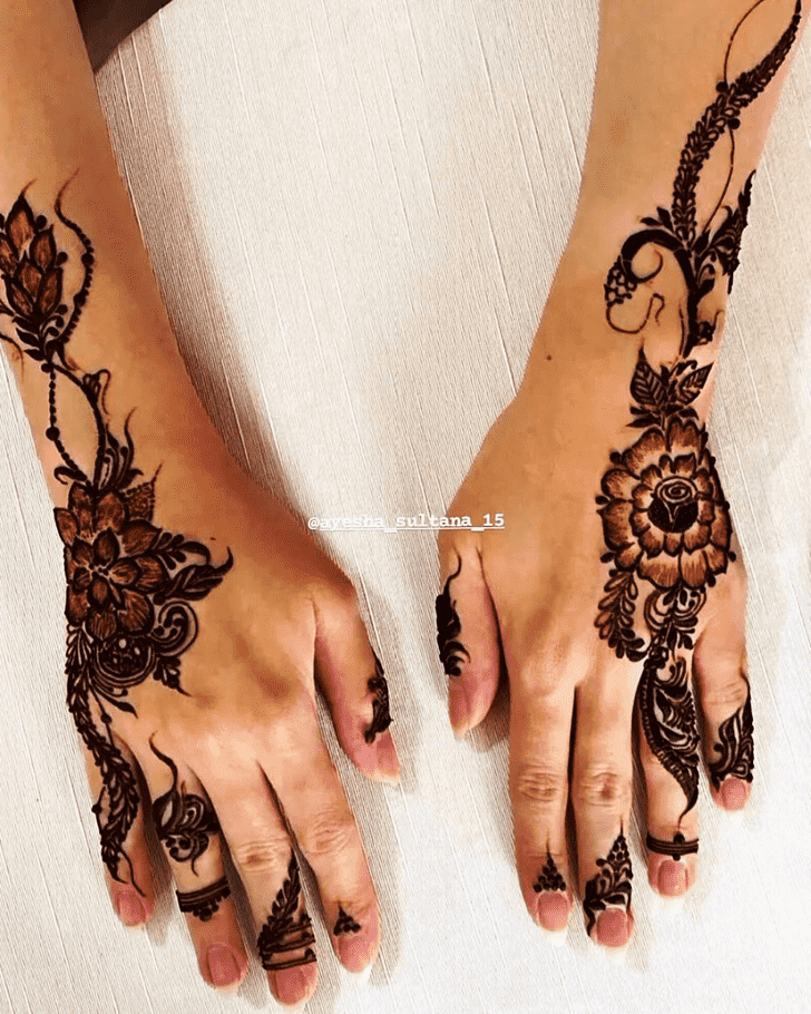 Mesmeric Moroccan Henna Design