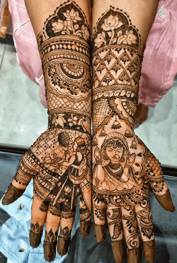 Refined Moroccan Henna Design