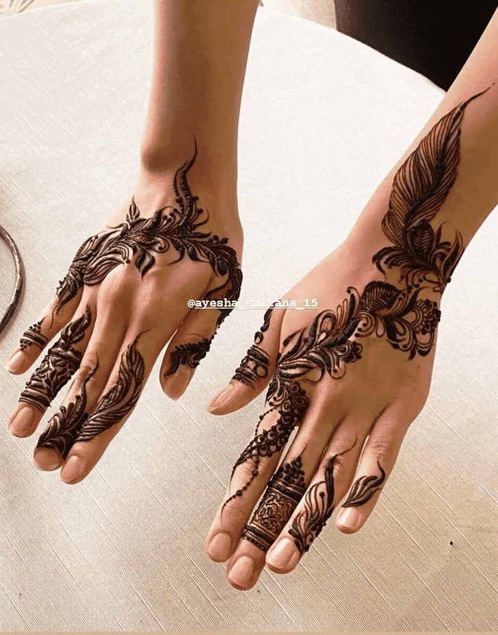 Slightly Moroccan Henna Design