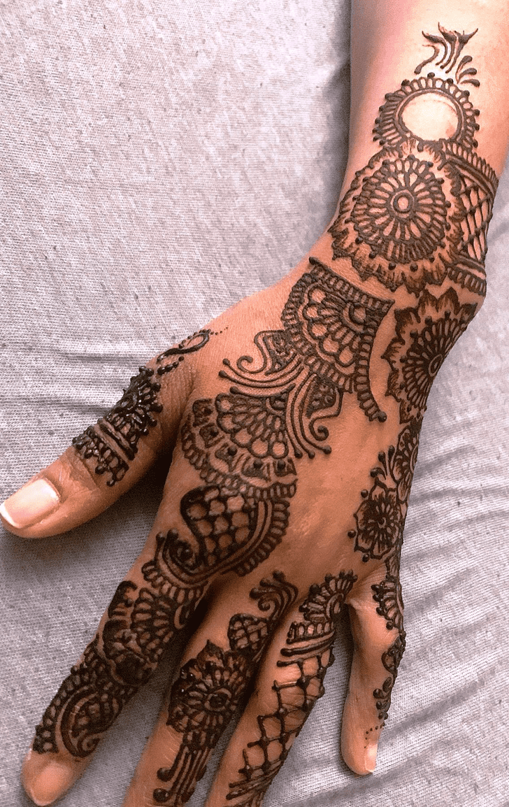 Elegant Moscow Henna Design