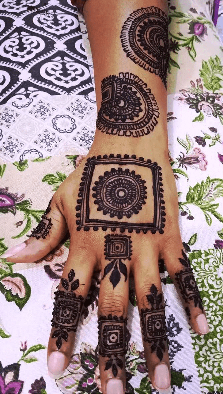 Fascinating Moscow Henna Design