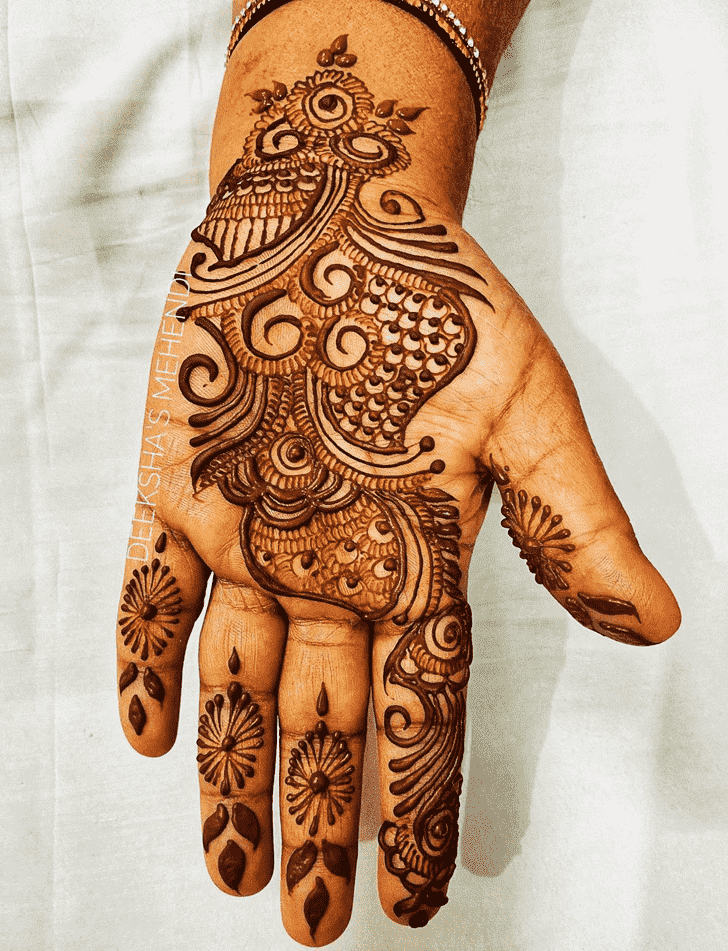 Alluring Mughlai Henna Design