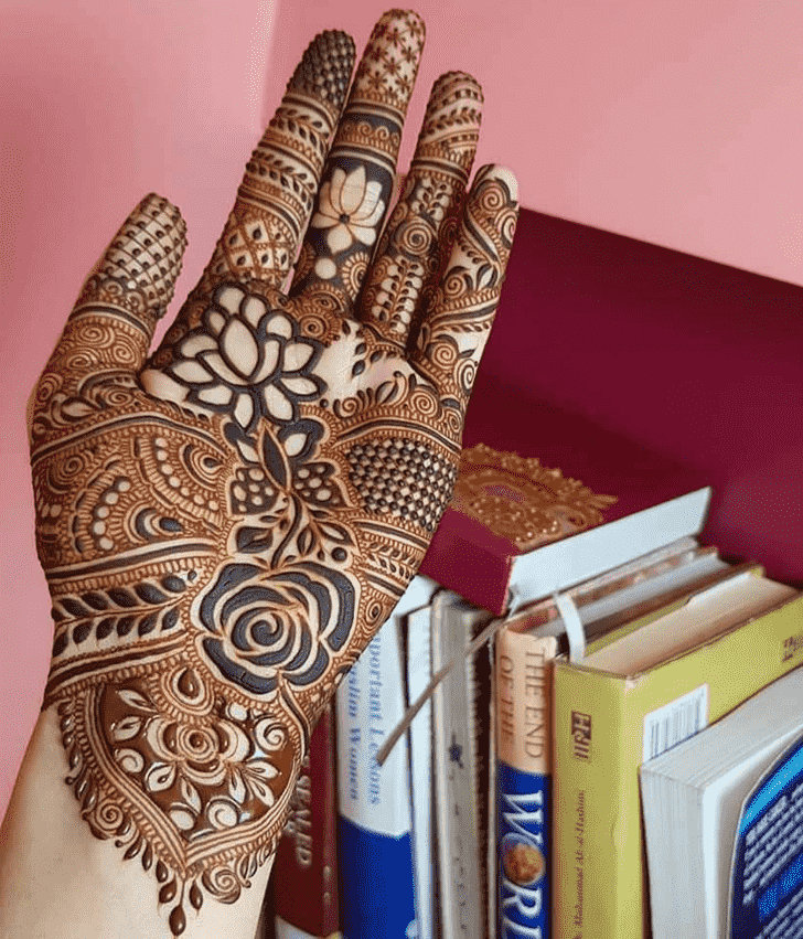 Comely Mughlai Henna Design
