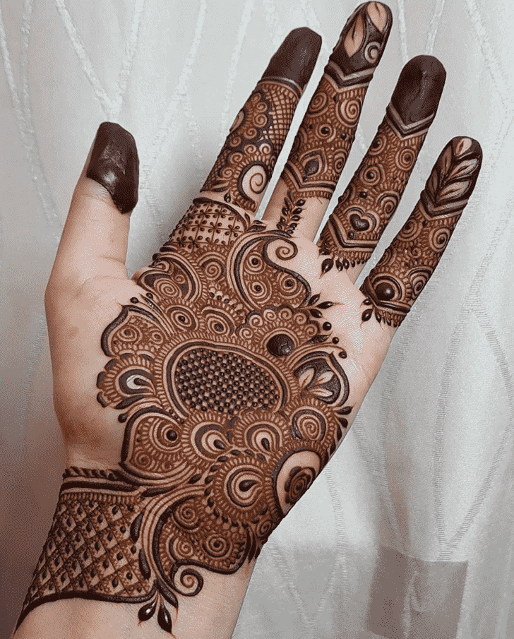 Pretty Mughlai Henna Design