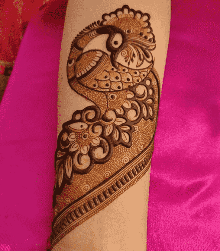 Shapely Mughlai Henna Design