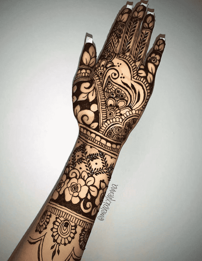 Adorable Muktagacha Henna Design