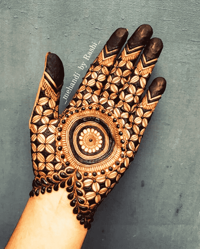 Bewitching Muktagacha Henna Design