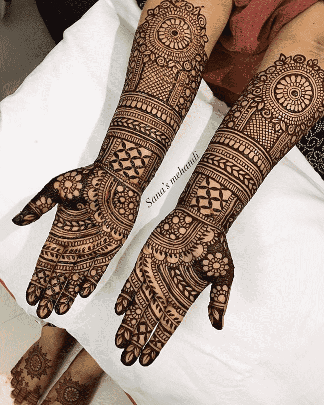 Comely Muktagacha Henna Design