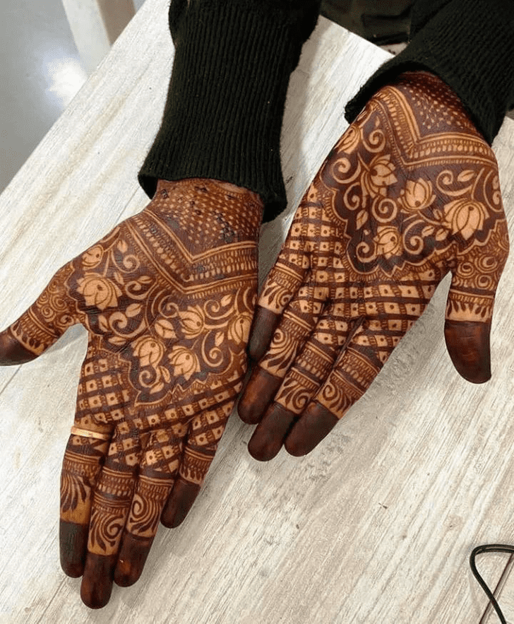 Captivating Multan Henna Design