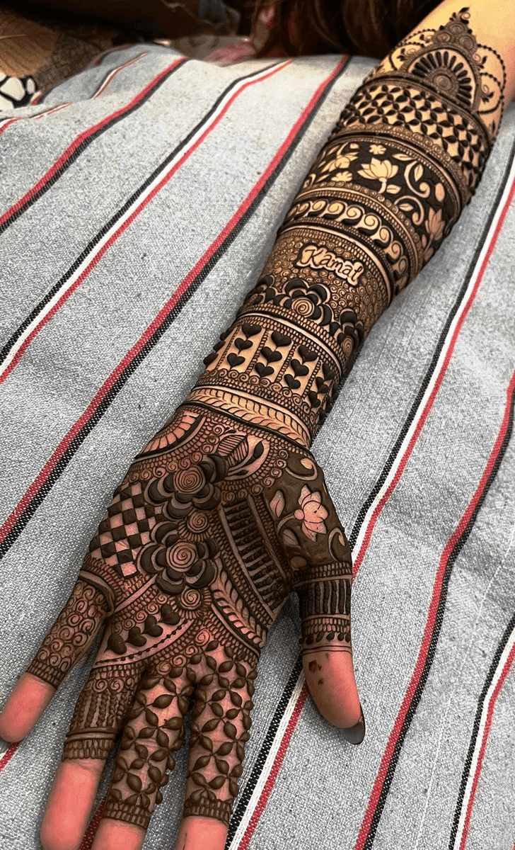 Dazzling Multan Henna Design