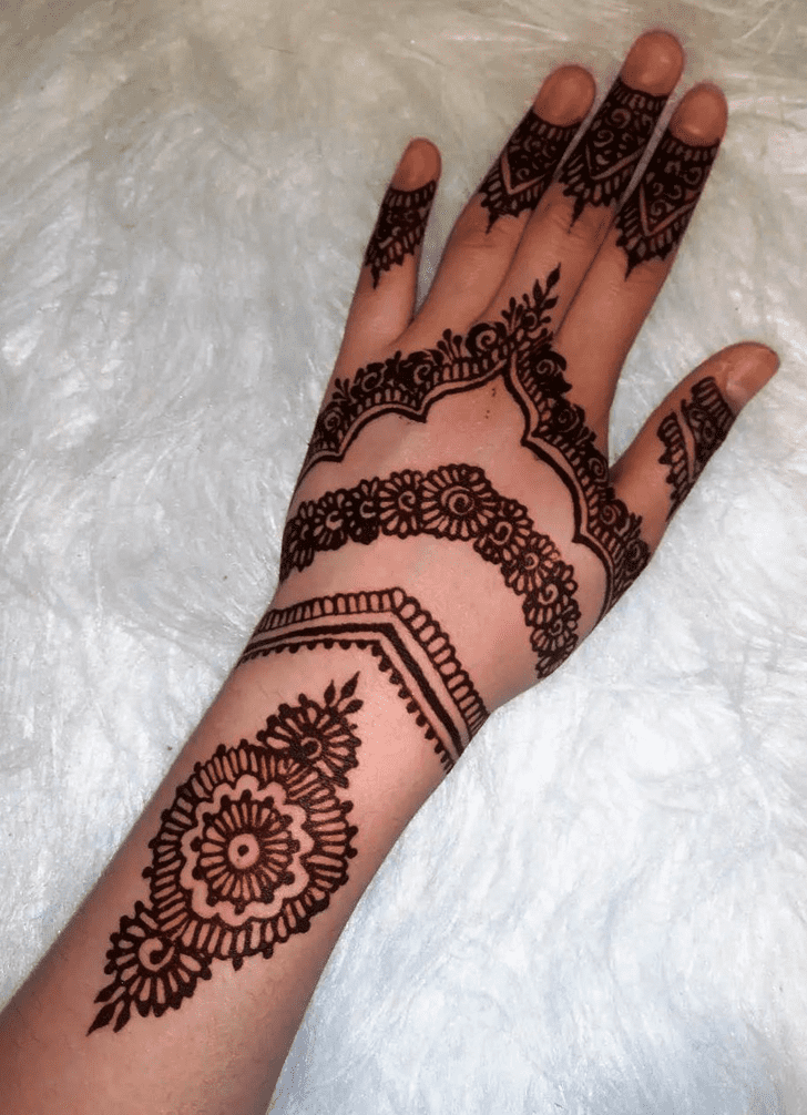 Slightly Multan Henna Design