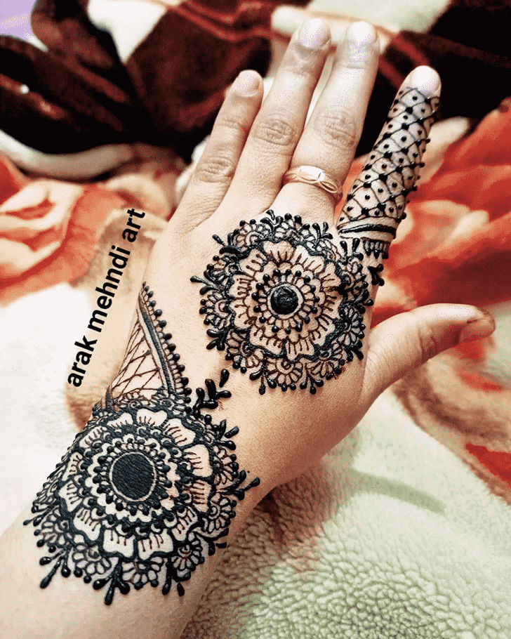 Appealing Mumbai Henna Design