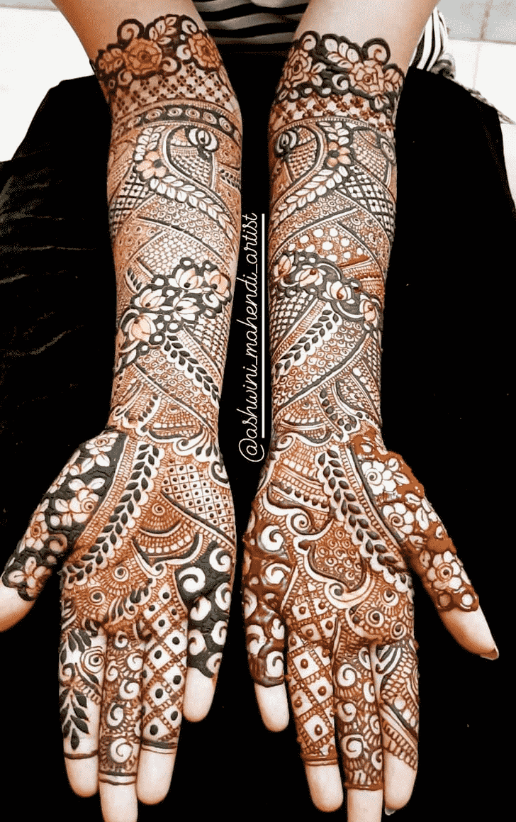 Charming Munnar Henna Design