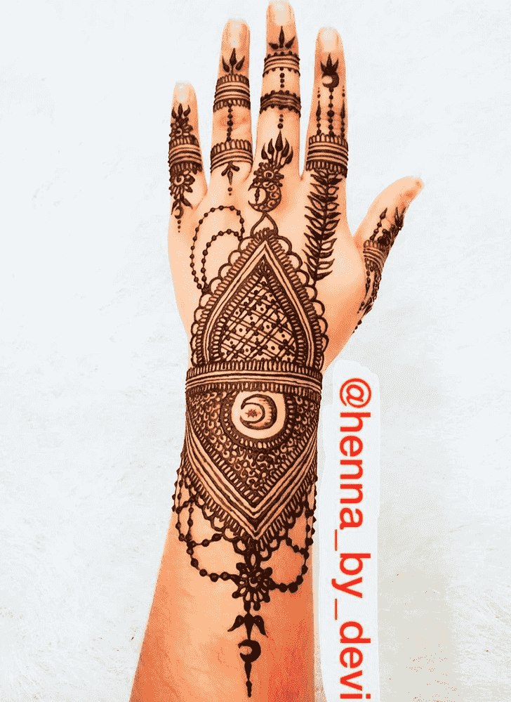 Exquisite Munnar Henna Design