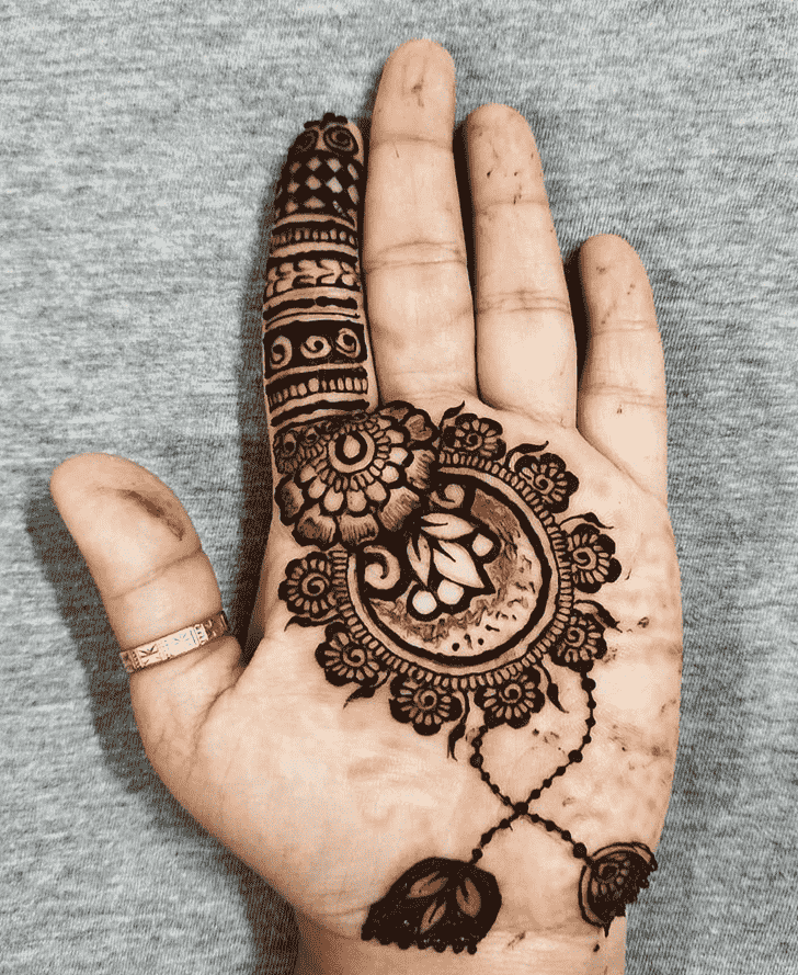 Fascinating Munnar Henna Design