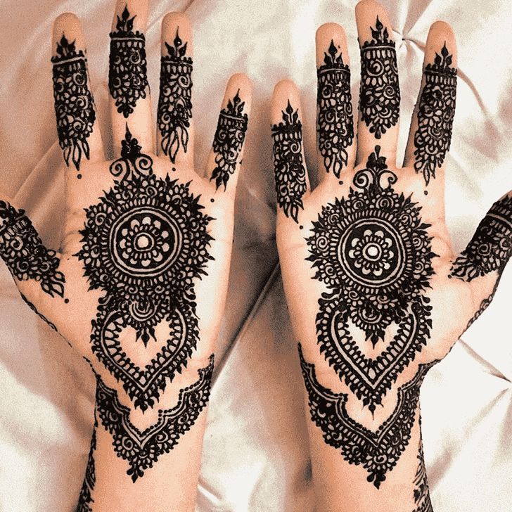 Graceful Munnar Henna Design