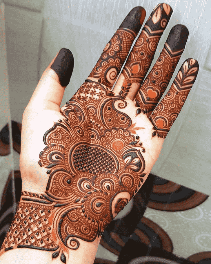 Inviting Munnar Henna Design