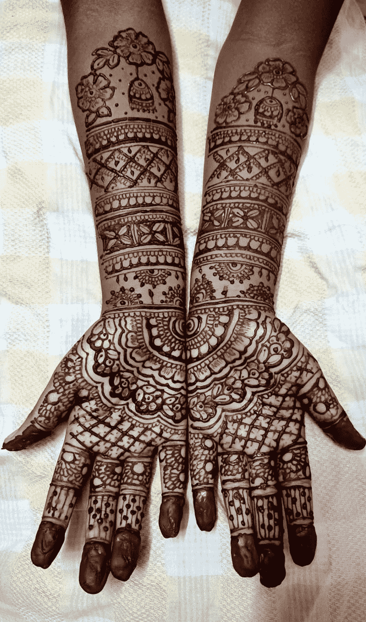 Pretty Munnar Henna Design