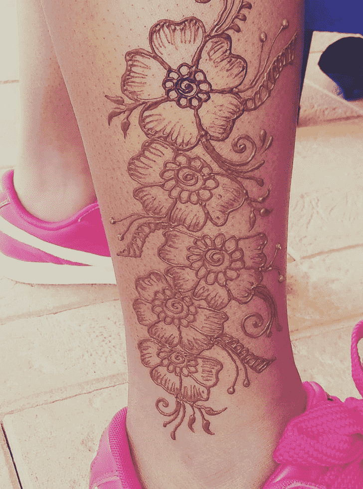 Beauteous Mussoorie Henna Design