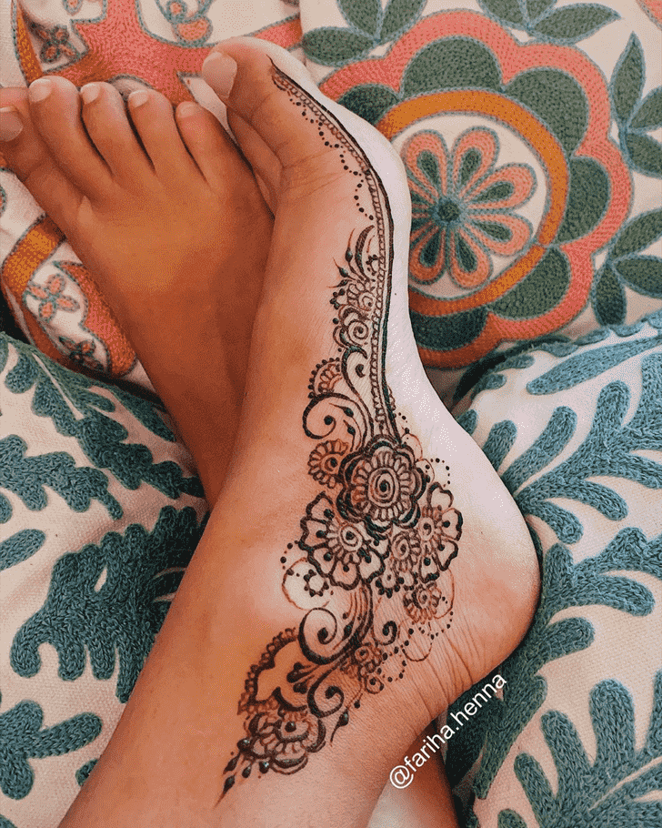 Charming Mussoorie Henna Design