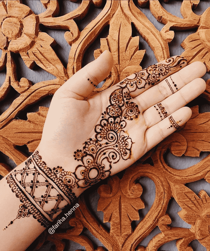 Comely Mussoorie Henna Design