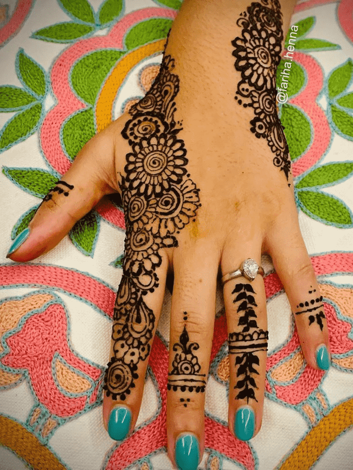 Enthralling Mussoorie Henna Design