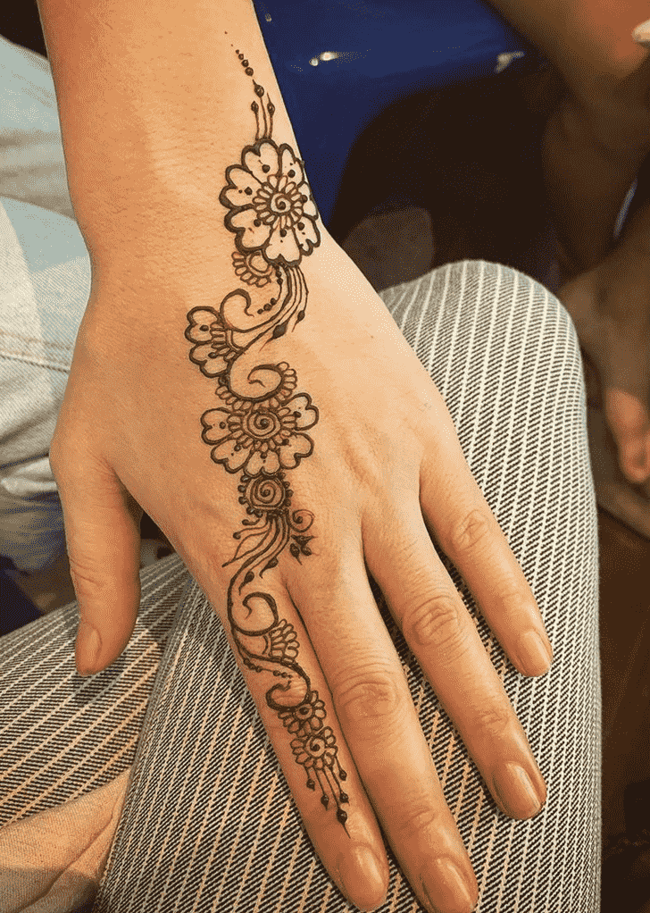 Enticing Mussoorie Henna Design