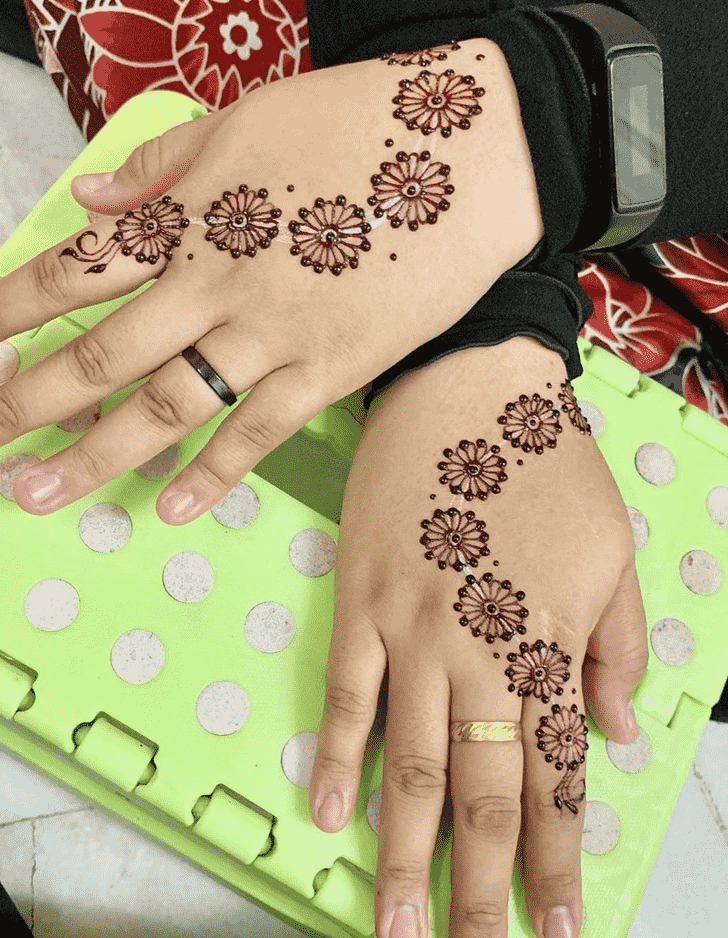 Pleasing Mussoorie Henna Design