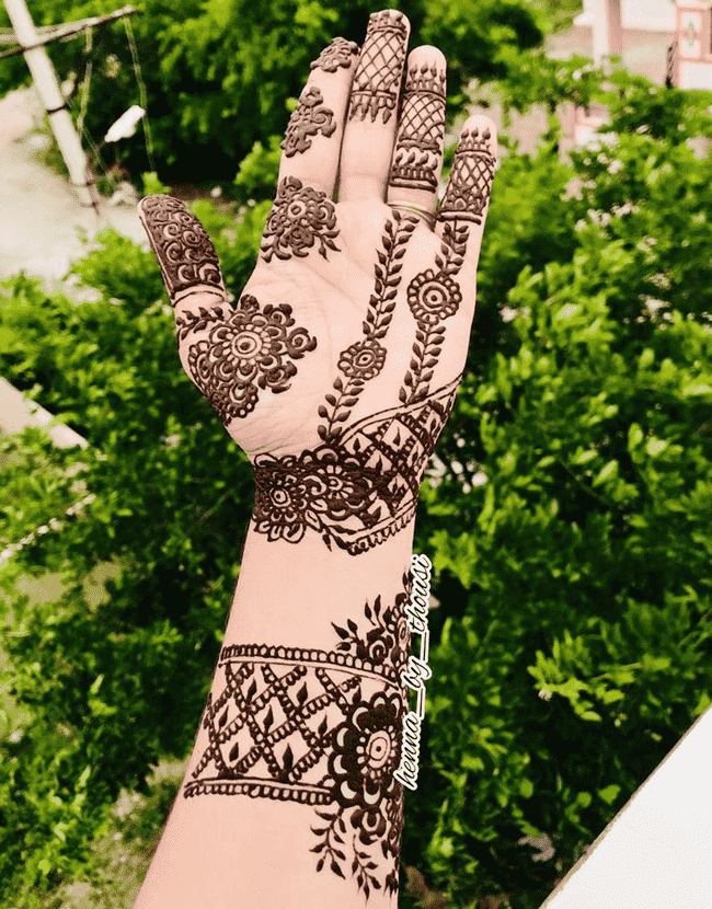 Comely Nainital Henna Design