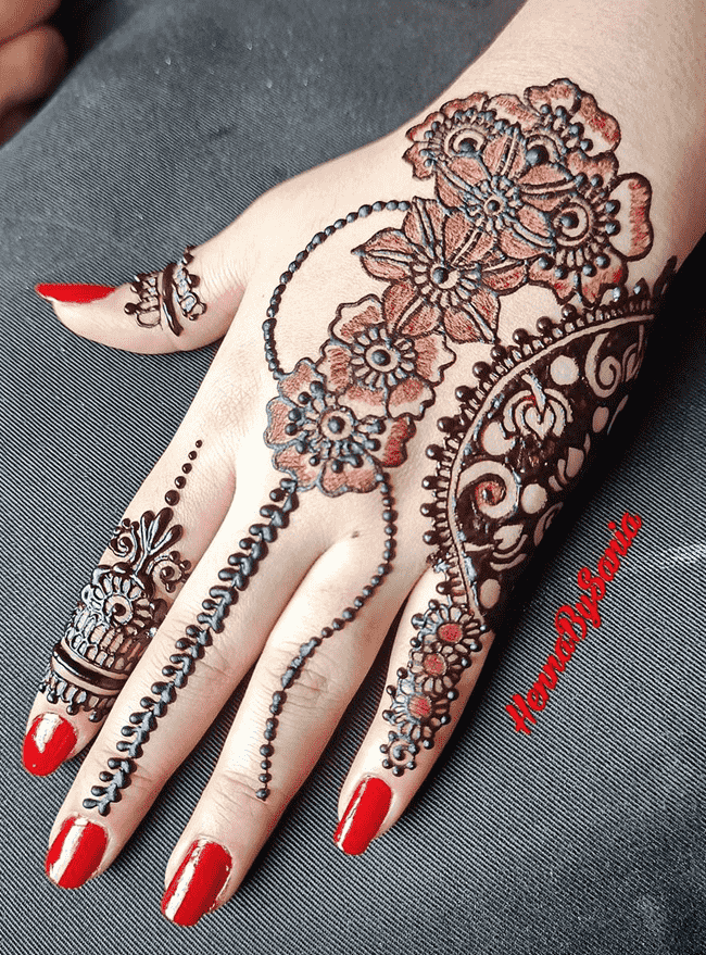 Fetching Nainital Henna Design