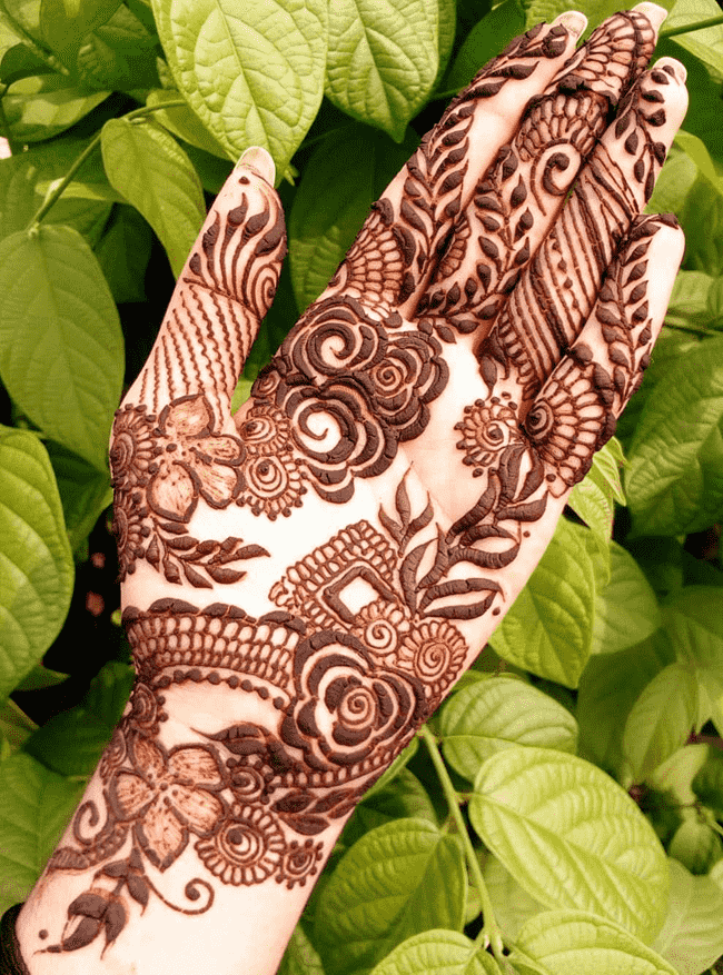 Refined Nainital Henna Design
