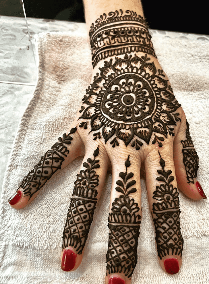Alluring Narayanganj Henna Design