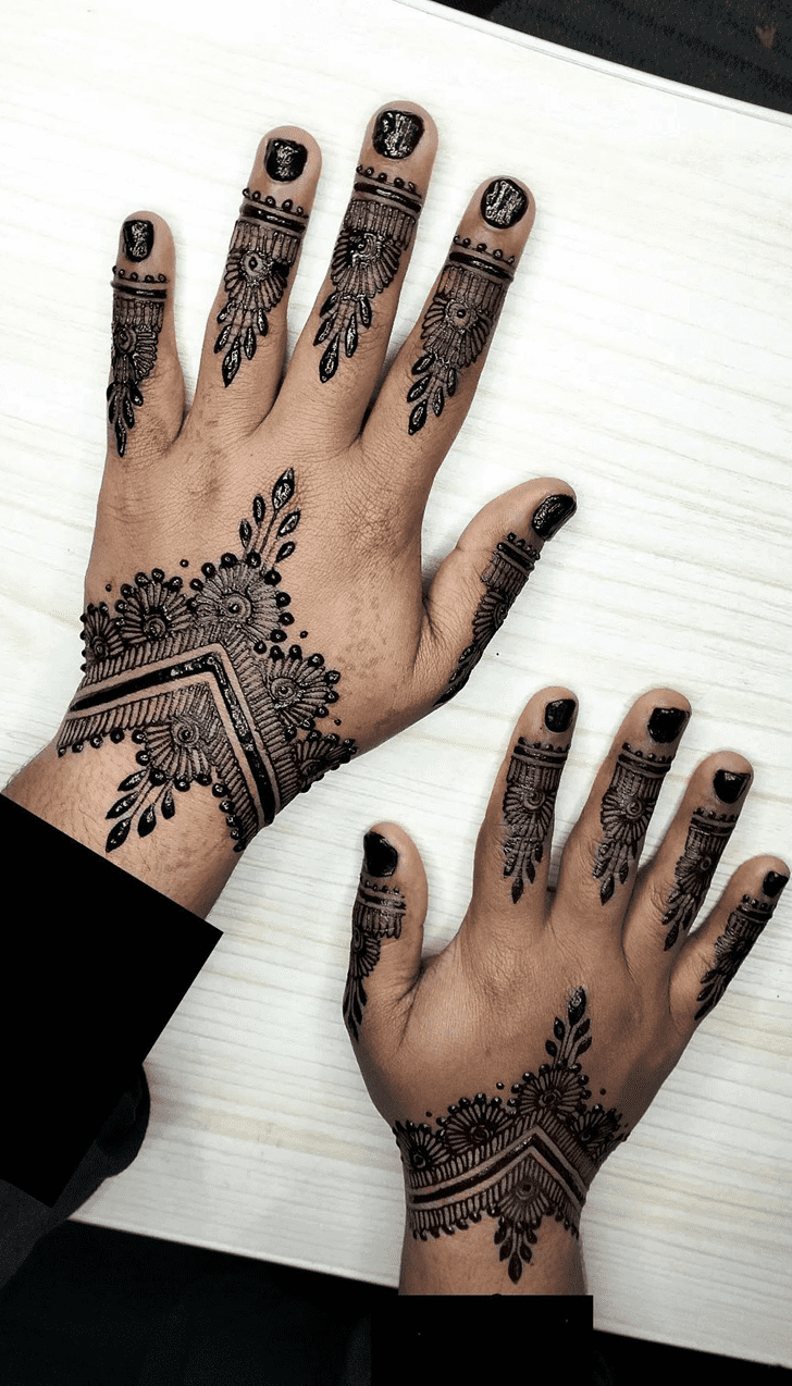 Delicate Narayanganj Henna Design