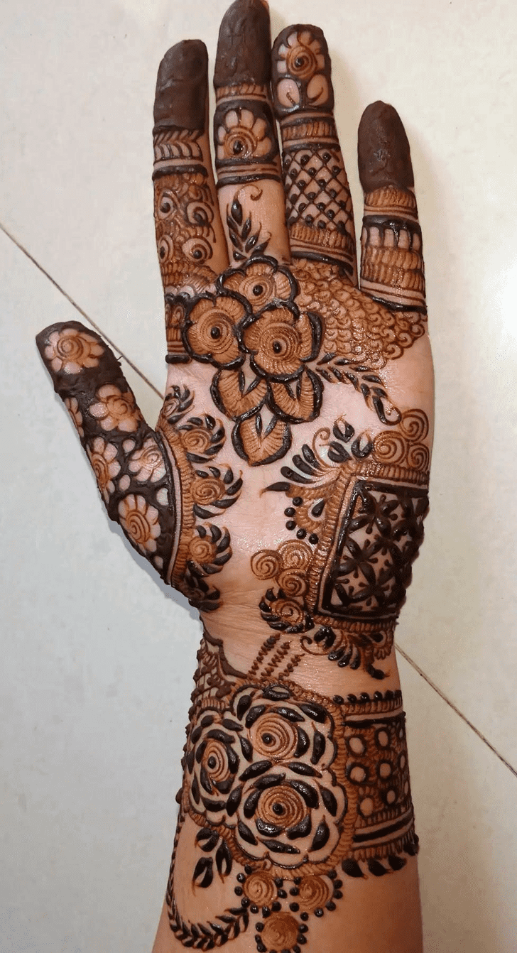 Resplendent Narayanganj Henna Design
