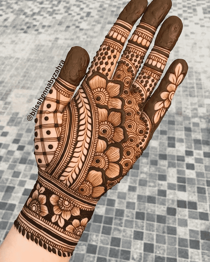 Captivating Nasik Henna Design