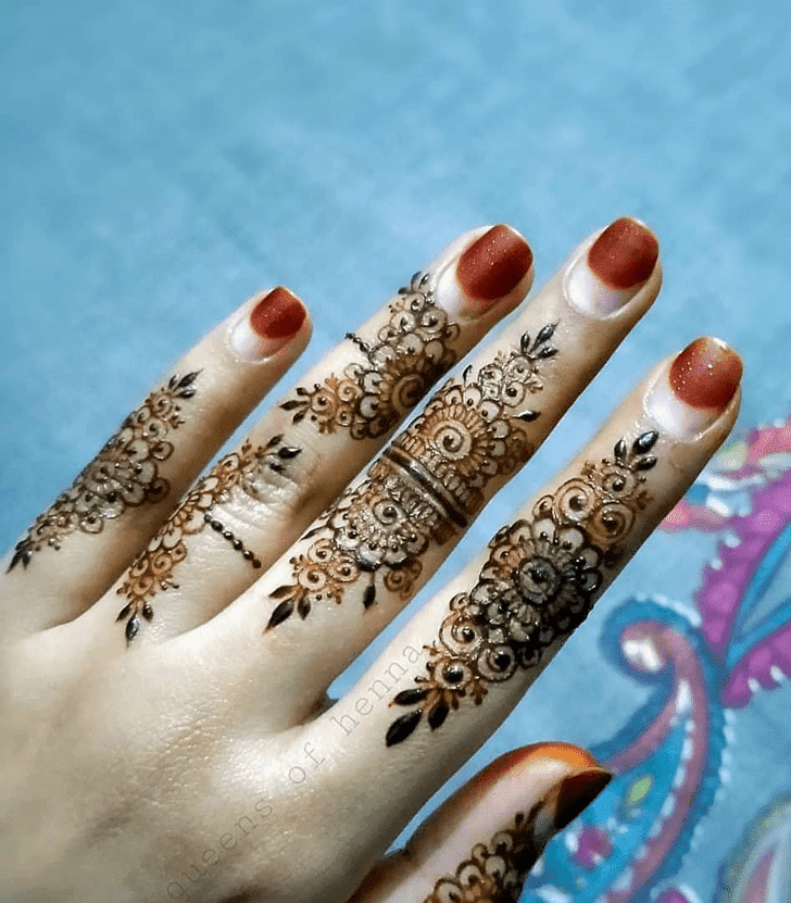 Charming Navratri Henna Design