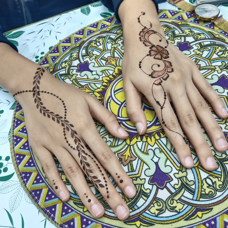 Delicate Navratri Henna Design