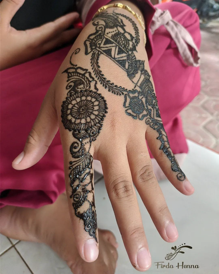 Classy Navratri Special Henna Design