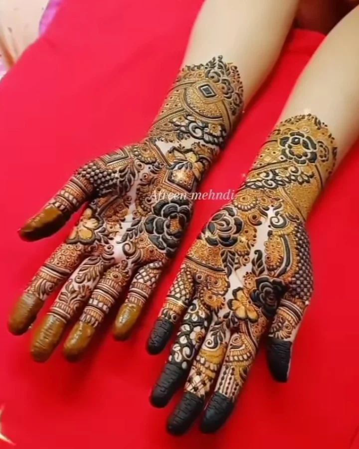 Comely Navratri Special Henna Design