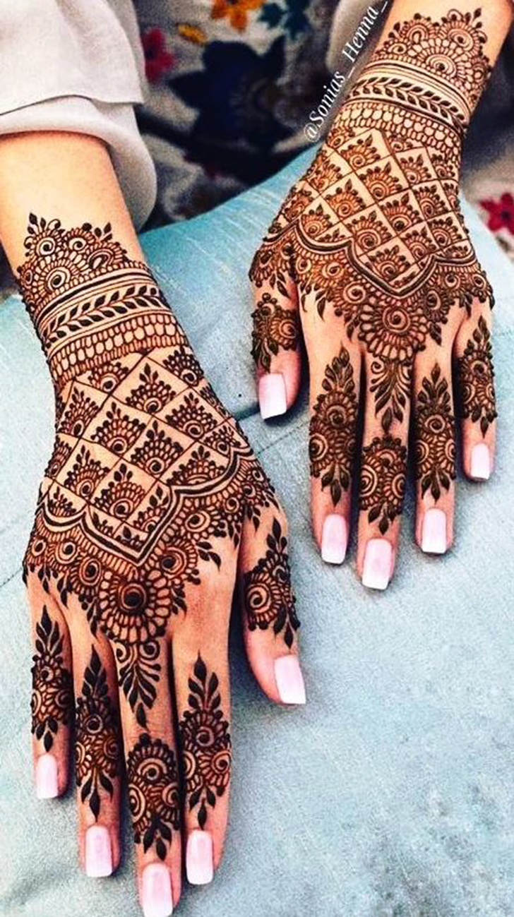 Fascinating Navratri Special Henna Design