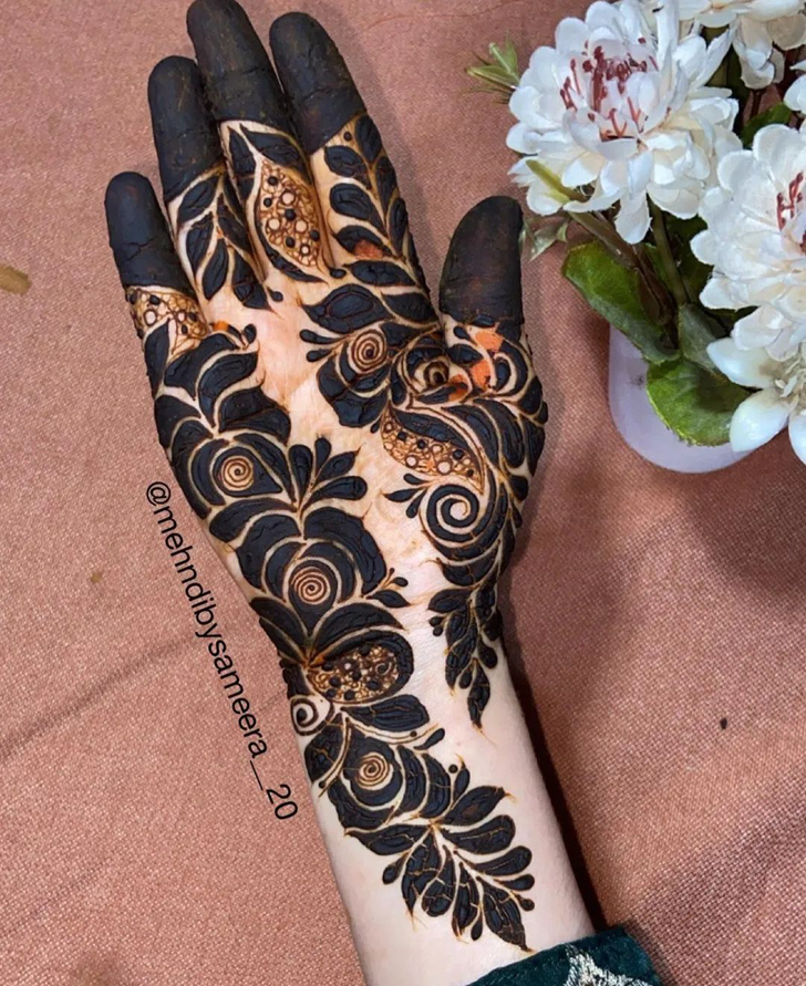 Nice Navratri Special Henna Design