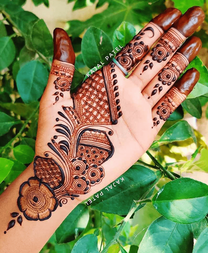 Pretty Nepal Henna Design