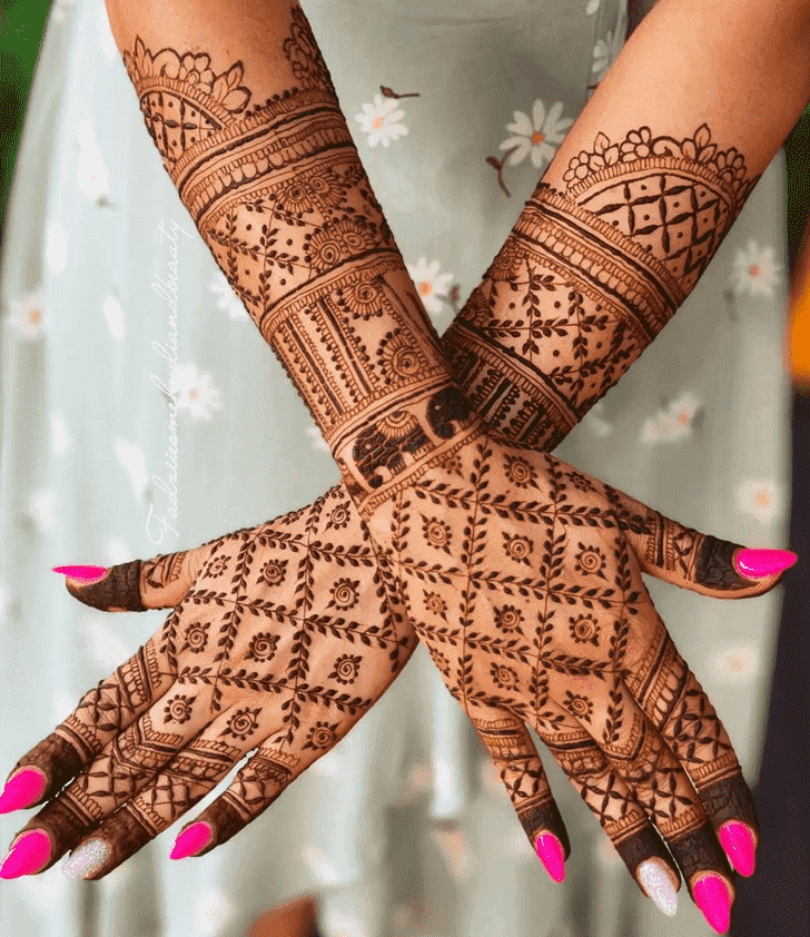 Mesmeric Net Henna Design