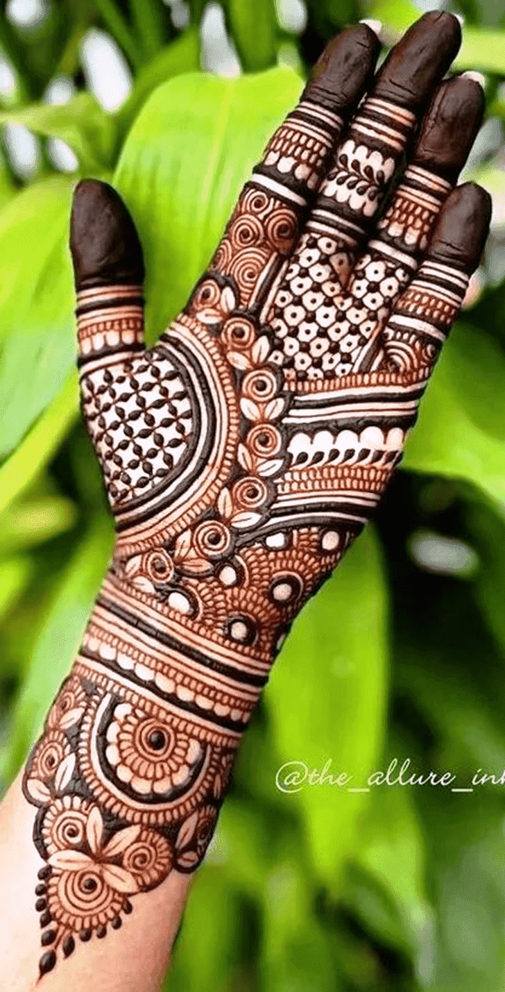 Radiant Net Henna Design