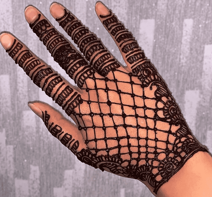 Shapely Net Henna Design