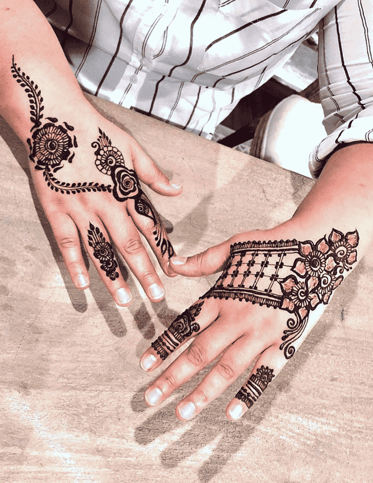 Comely Noida Henna Design