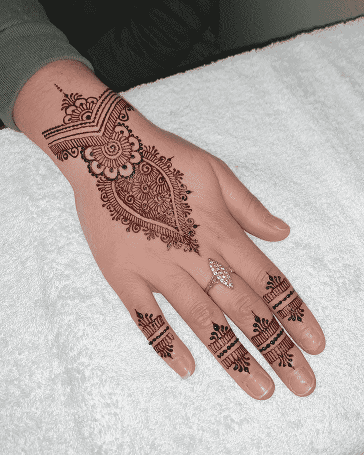 Delicate Noida Henna Design