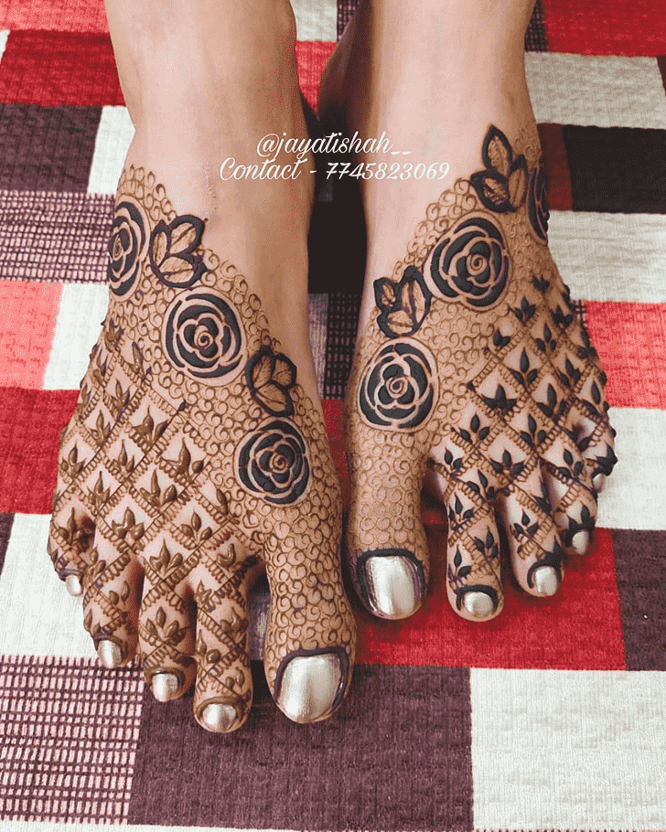 Fascinating Noida Henna Design
