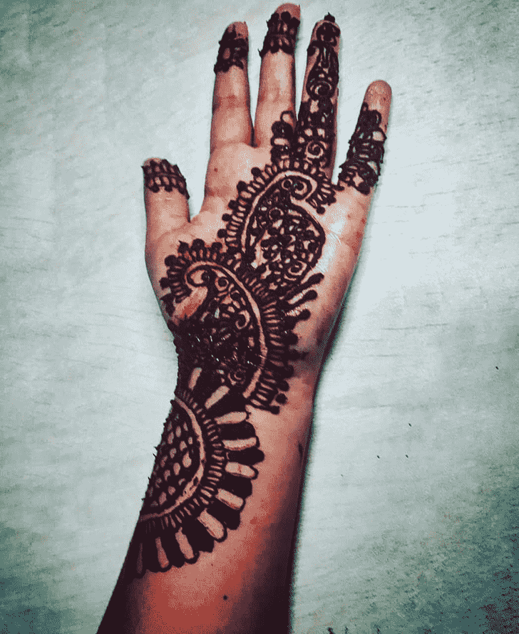 Inviting Noida Henna Design