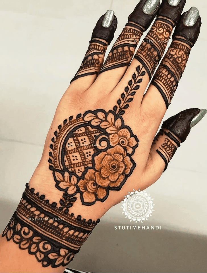 Dazzling Norway Henna Design